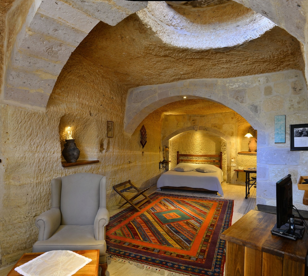 Sultan Cave Suites 62/77