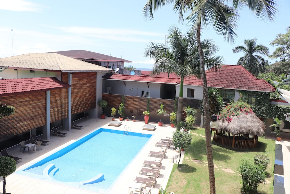 Mamba Point Hotel 40/42
