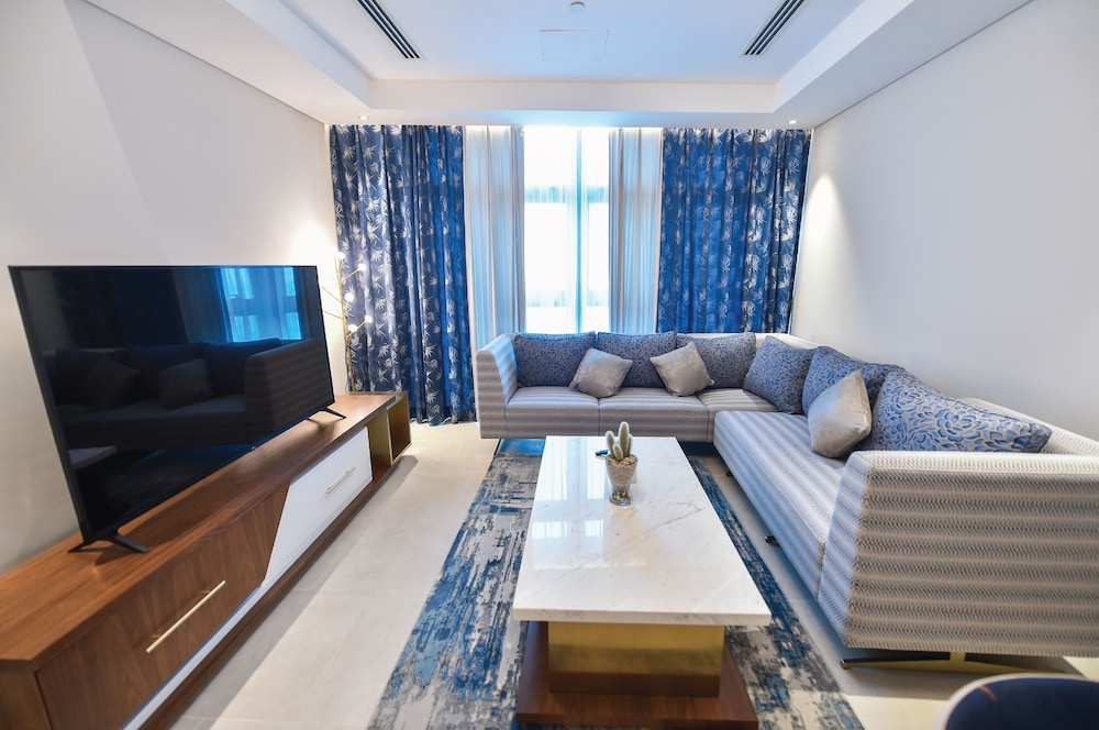 Waterfront Hotel Apartment 25/54