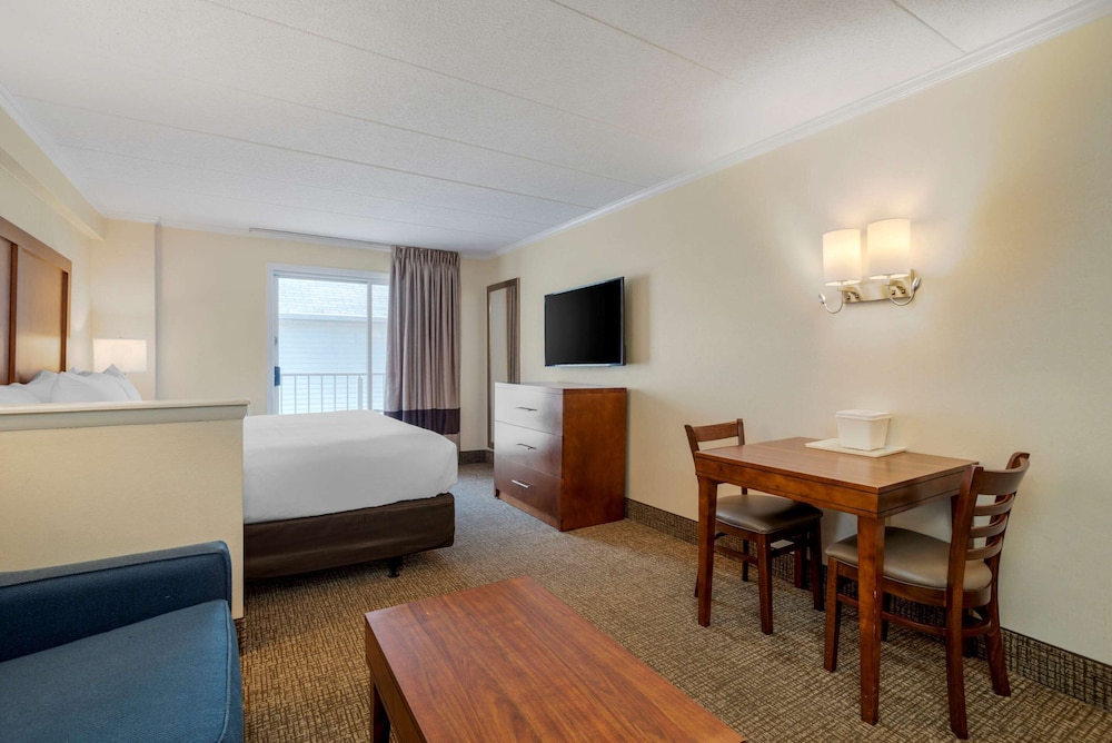 Comfort Inn Boardwalk 48/60