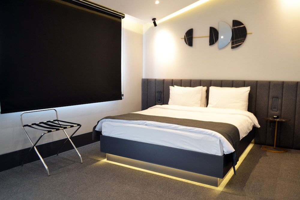 Mellday Hotel 4/39