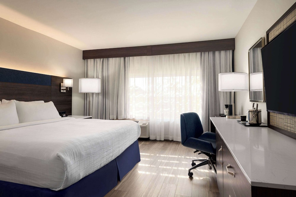 Wyndham Phoenix Airport/ Tempe 15/50