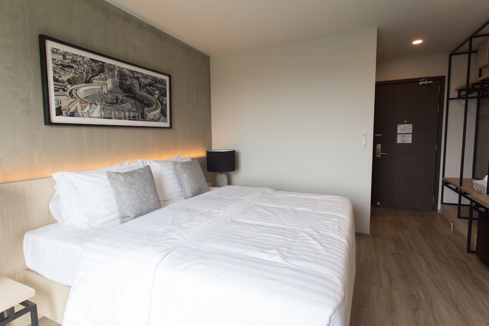 The Journey Hotel Bangna 8/60
