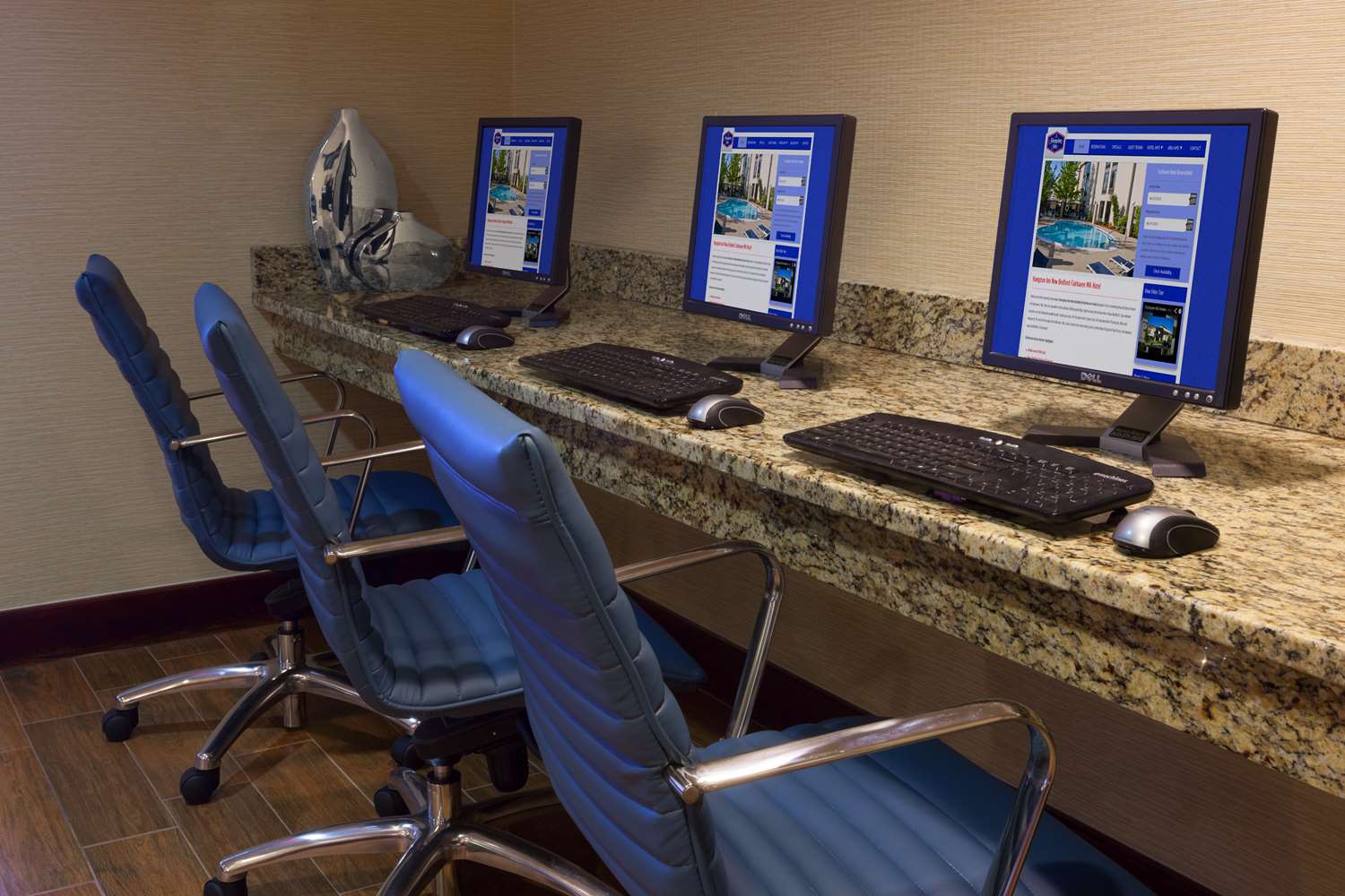 Hampton Inn By Hilton New Bedford/Fairhaven 33/37