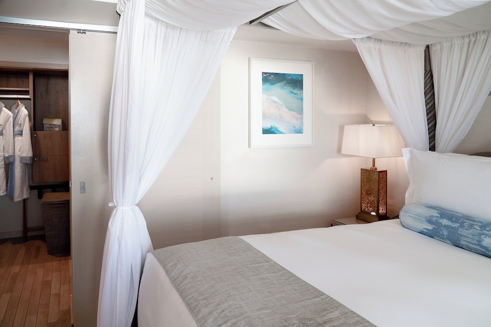 AZUL, SUITE, MULTIPLE BEDS, OCEAN FRONT