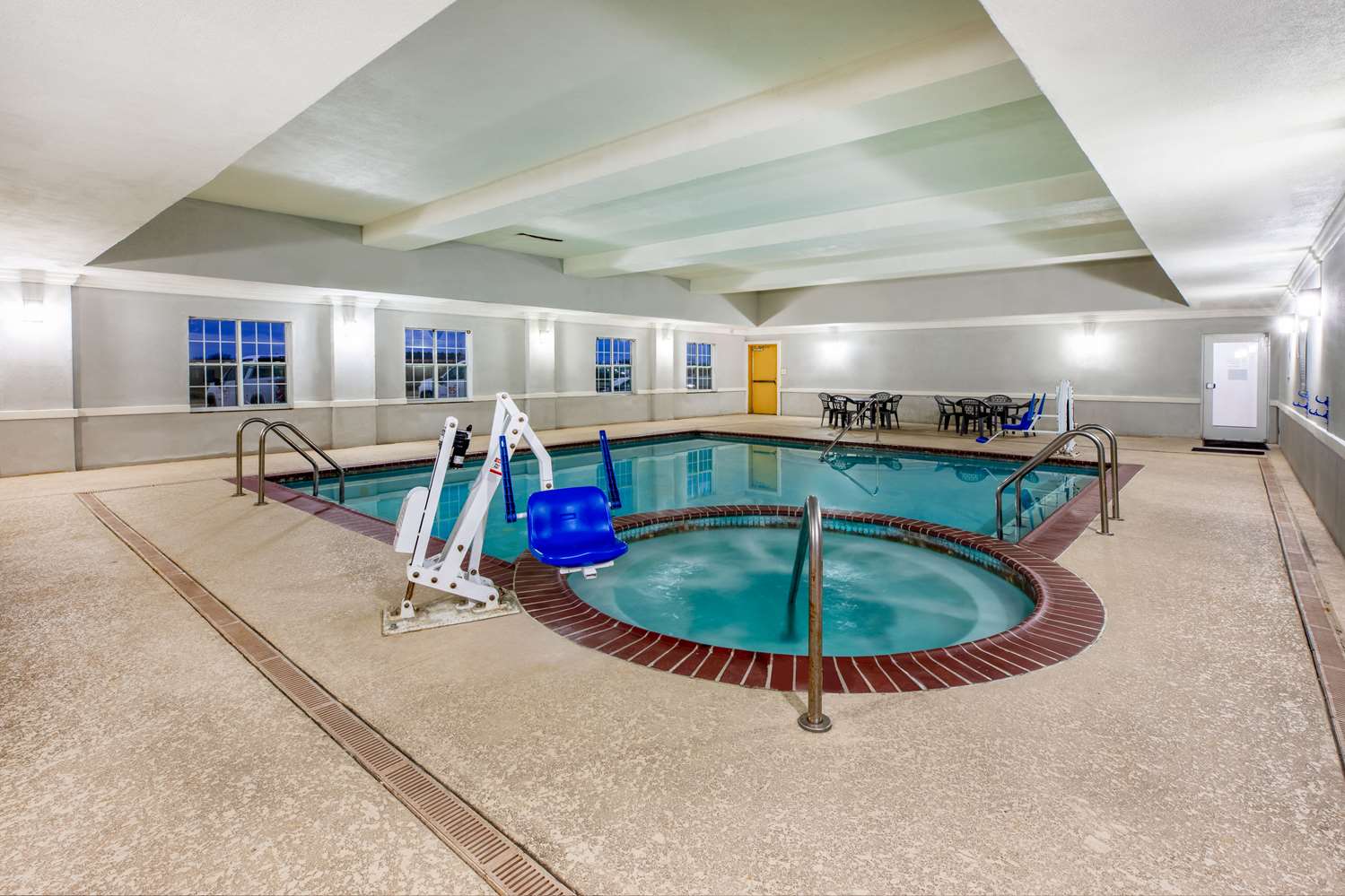 La Quinta Inn and Suites by Wyndham Mt. Pleasant 39/72