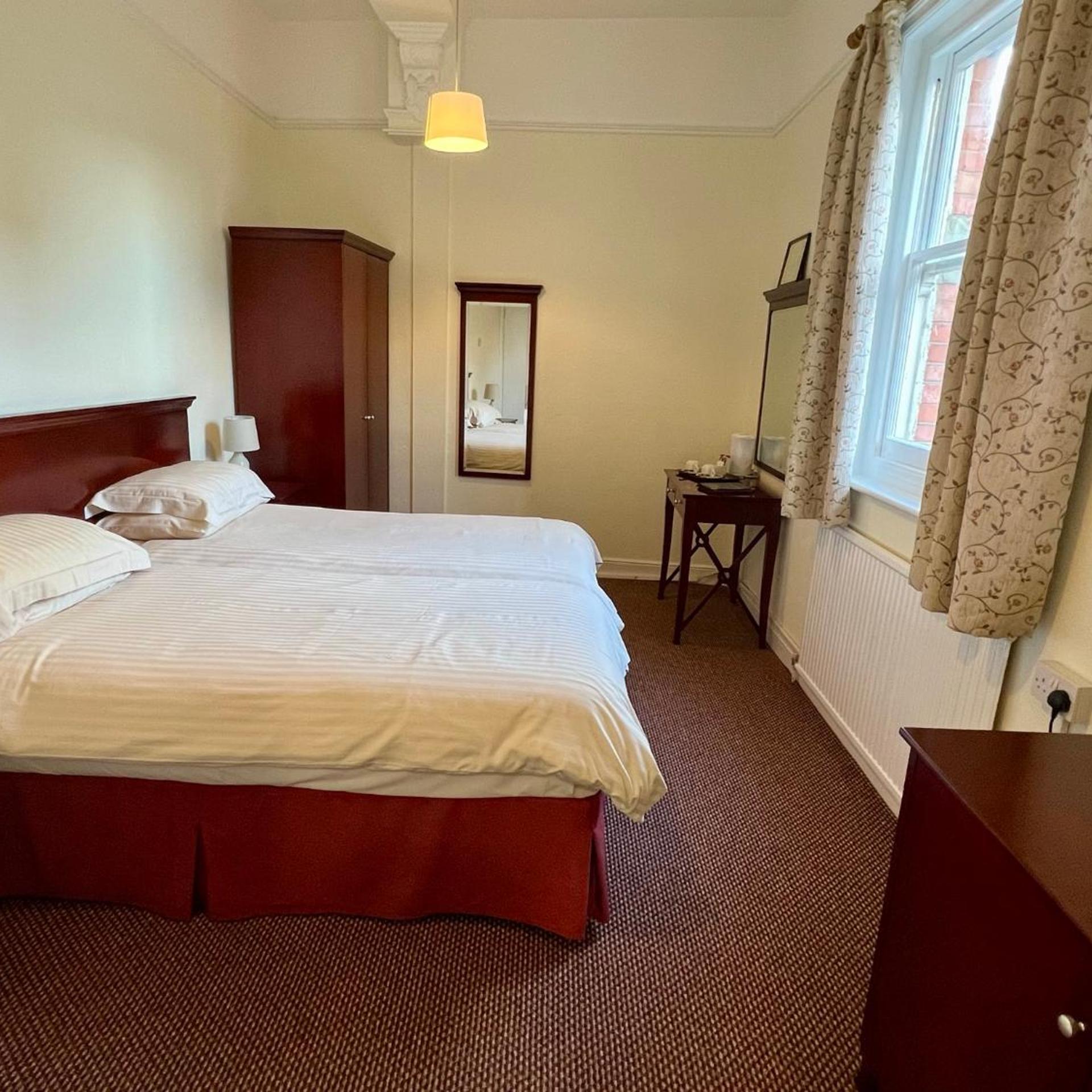 Calverts Hotel - Newport Isle of Wight 27/53