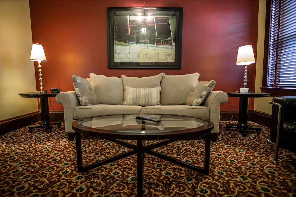 The Hackett Hotel 20/34