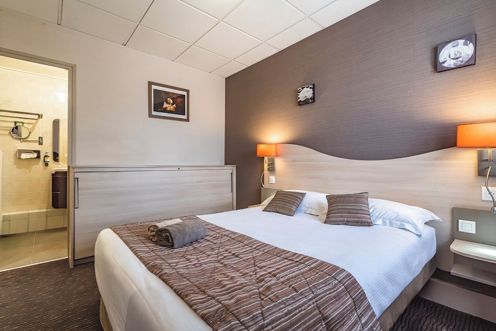 ROOM, TRIPLE