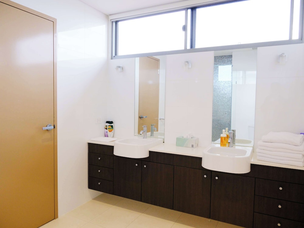 Gallery Suites 46/48
