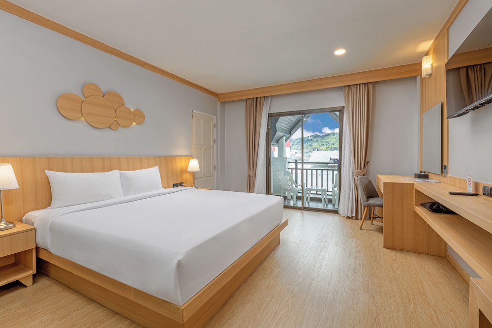Amata Patong 13/48