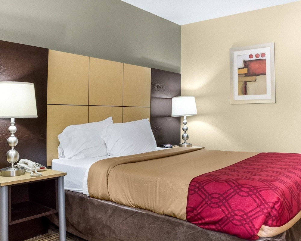 Econo Lodge Grand Forks near University 25/39