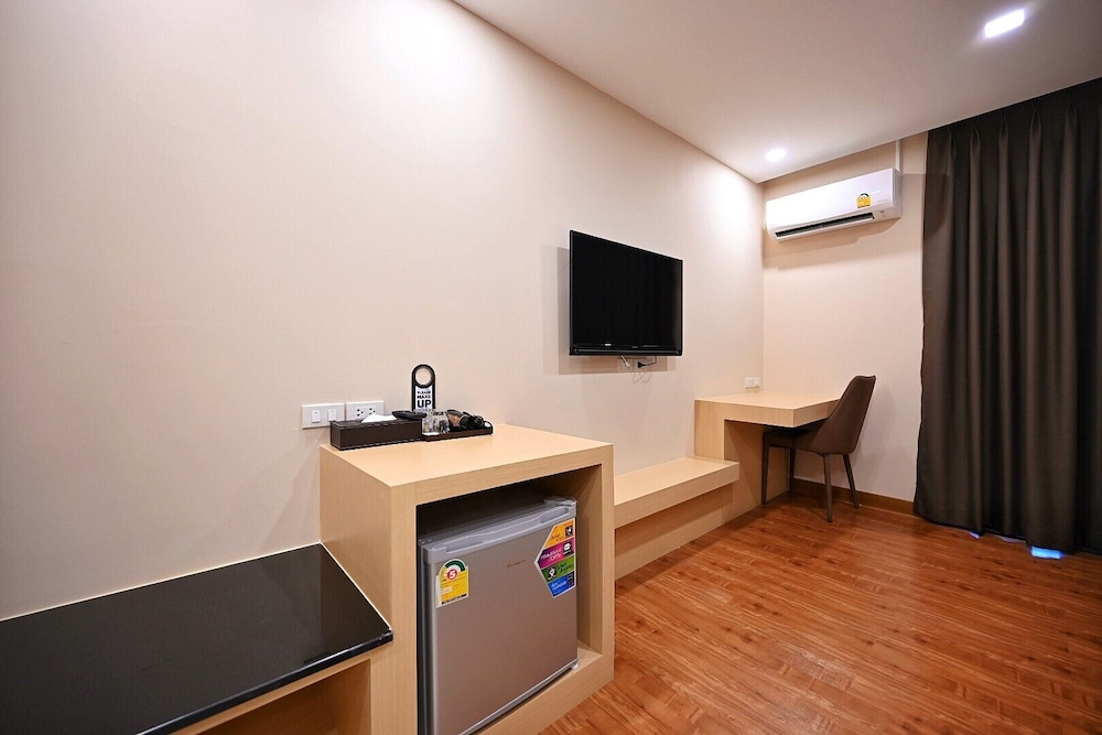 L2 Hotel 12/17