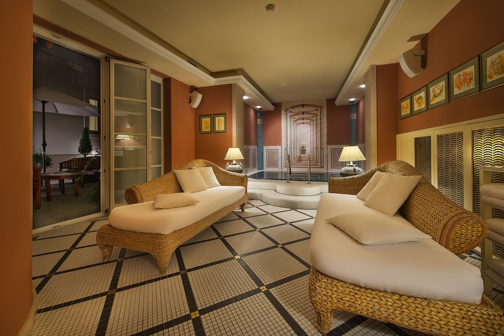 Marrol S Hotel 29/46