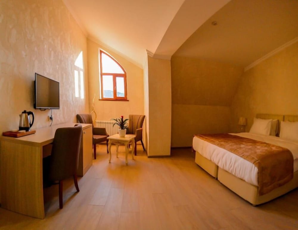 STANDARD, DOUBLE BED