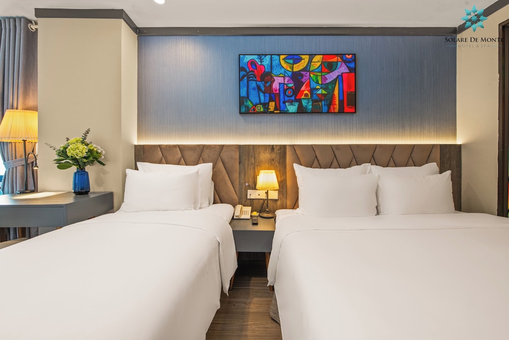 Family, 1 King and 1 Single Beds