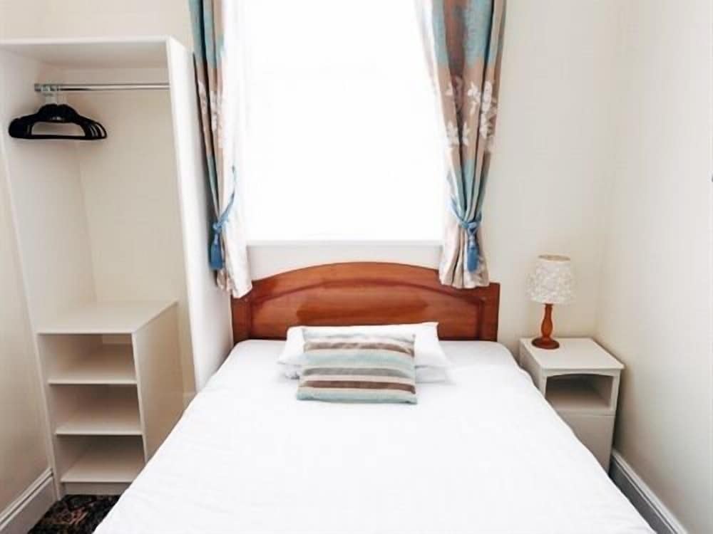 Cliff Hall Hotel 15/35