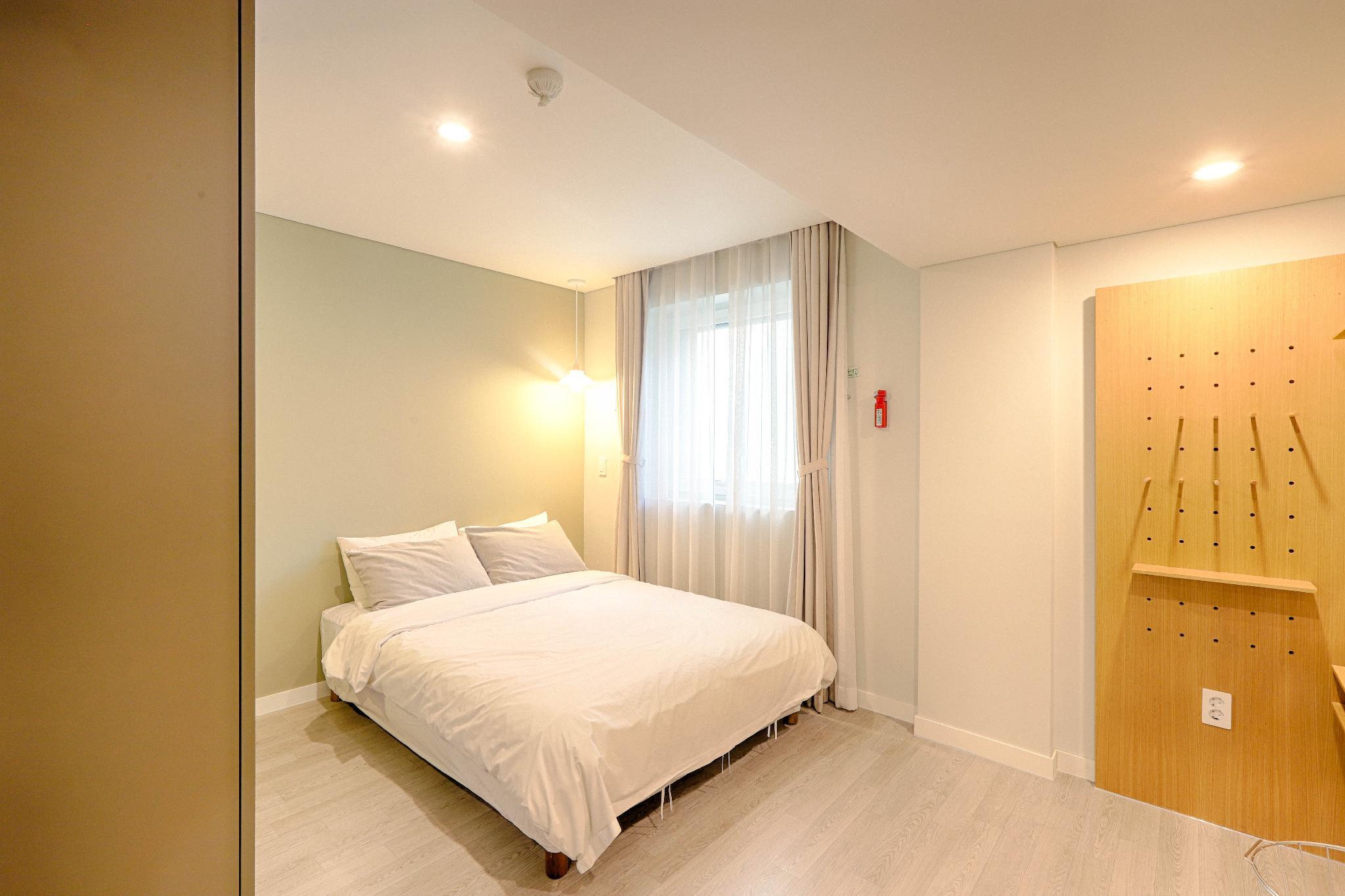 غرفة بسرير مزدوج، Upflo Hostel 3/3