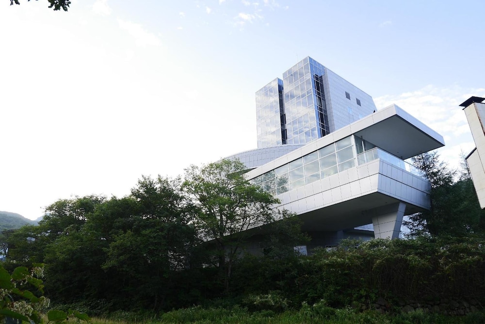 Takamiya Rurikura Resort 4/67