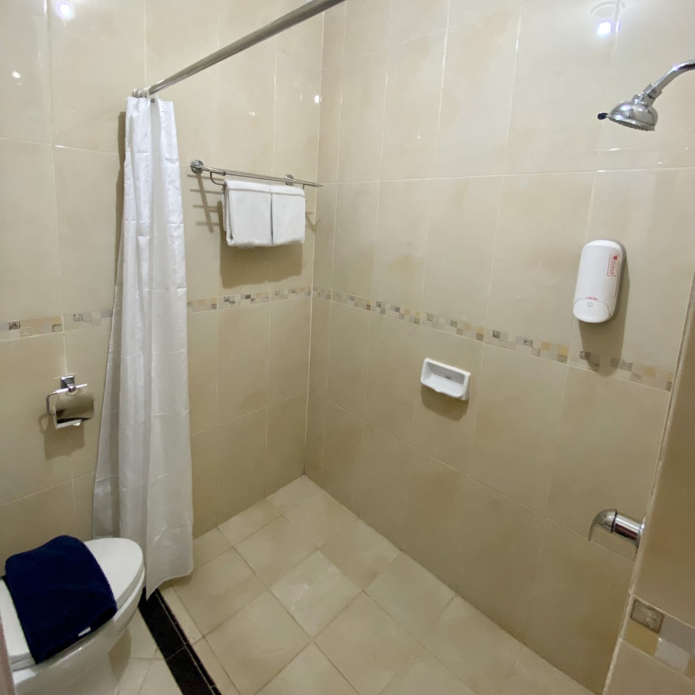 Hotel Tosan Solo Baru 37/39