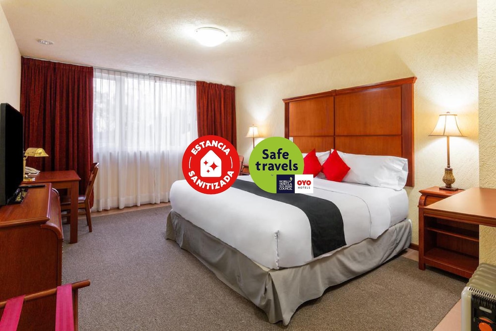 Howard Johnson by Wyndham Toluca 15/49