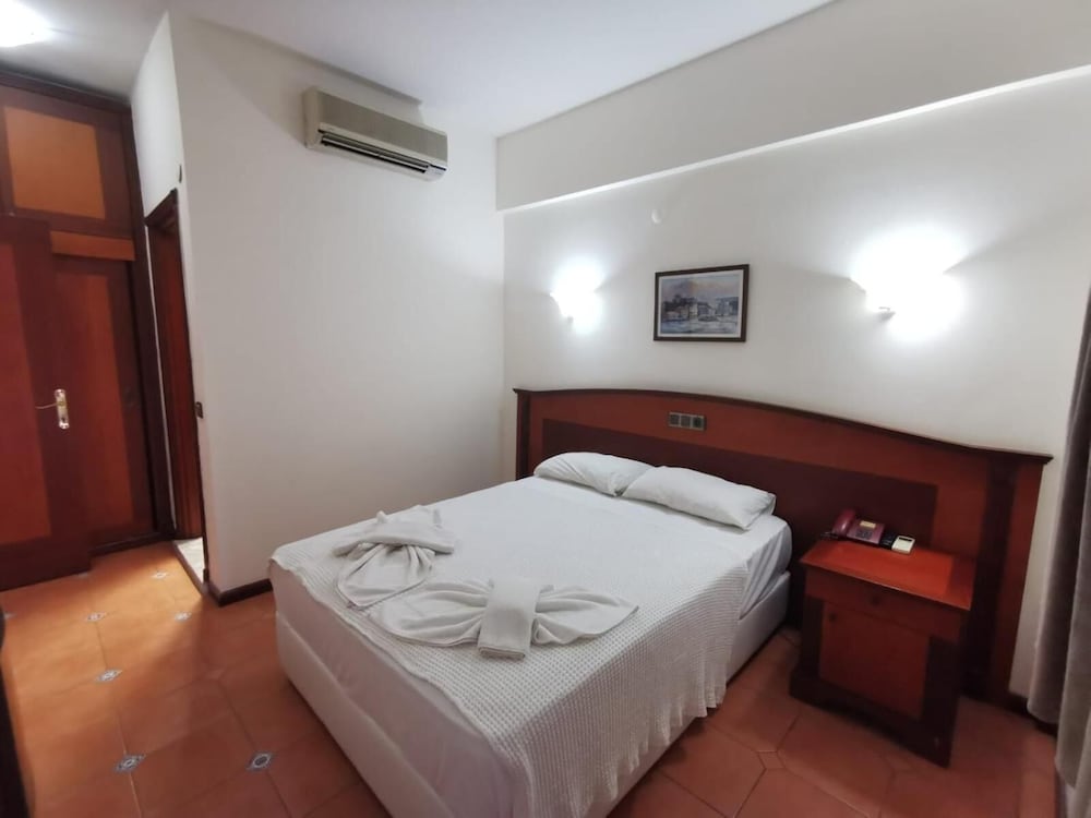 Pink Palace Hotel 27/69