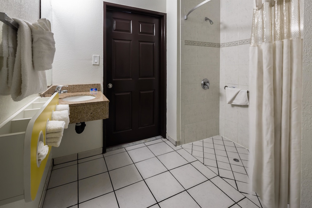 Motel6 Canoga Park, CA 32/32