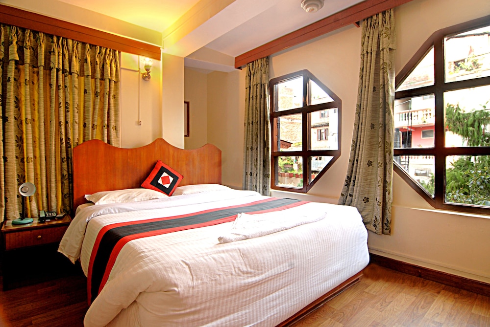 DELUXE, DOUBLE BED, BALCONY