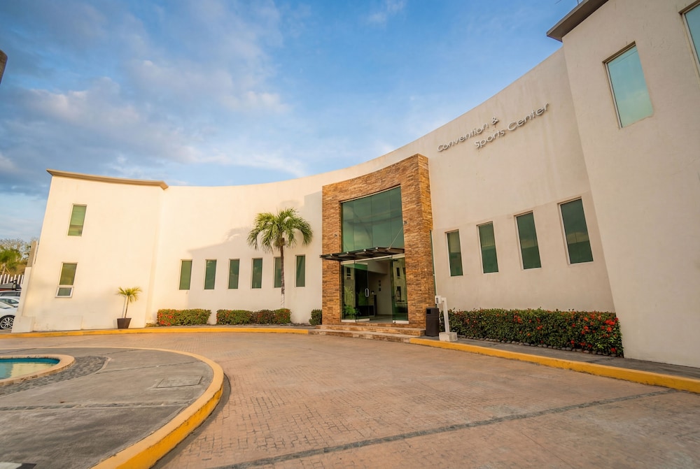 Artisan Family Hotels & Resort Collection Playa Esmeralda 68/79