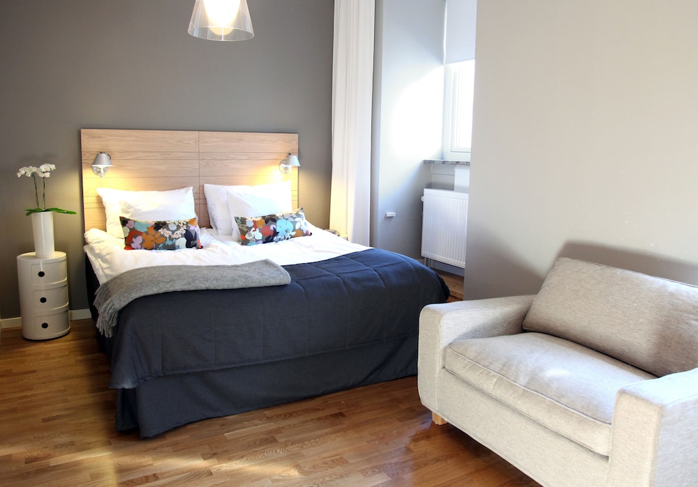Hotell Aston 8/32