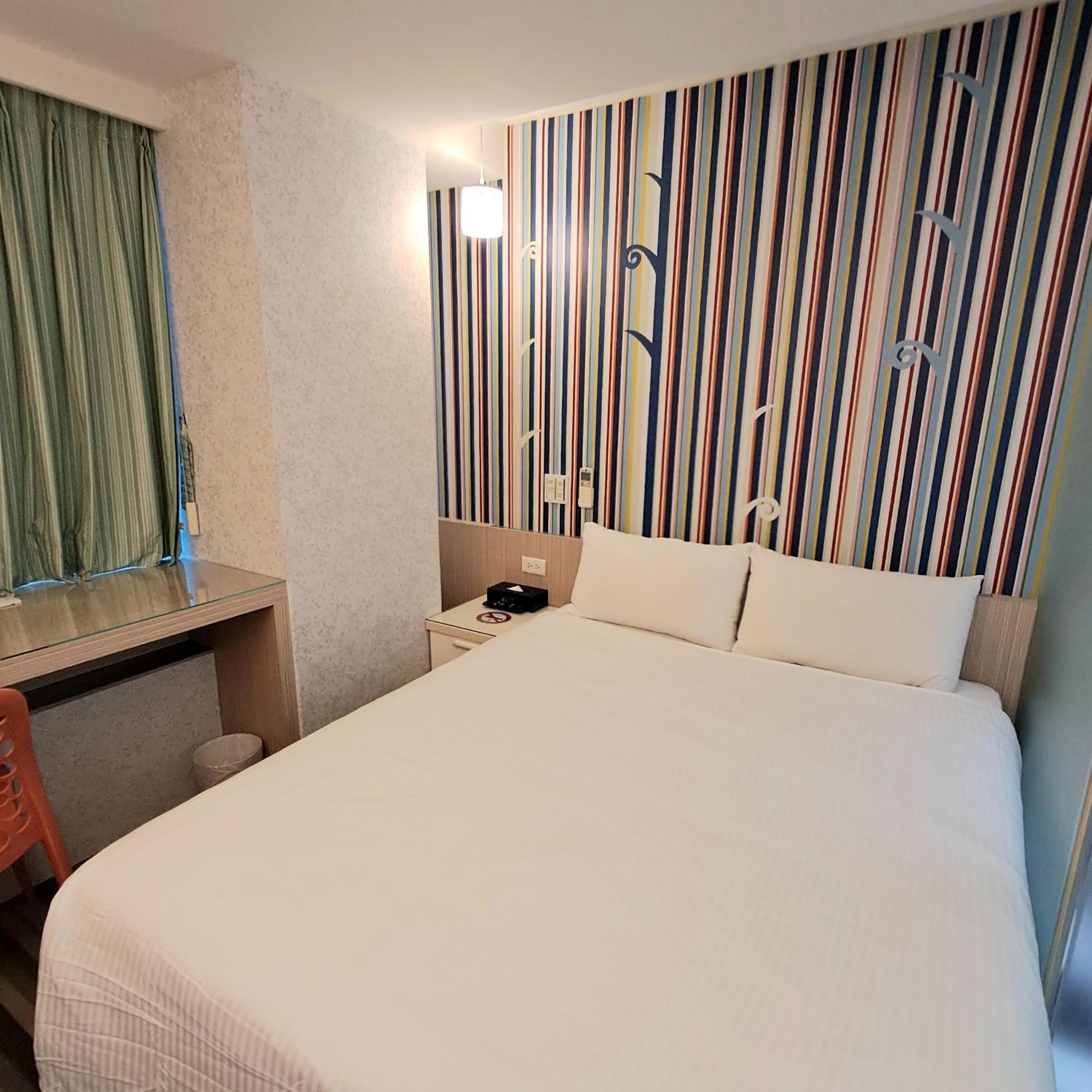 Superior, Double Bed, No Window