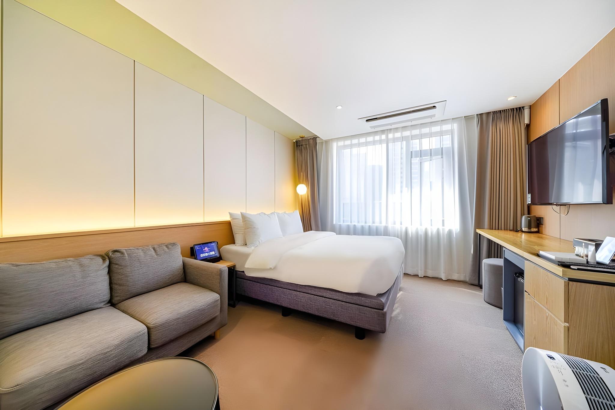 Deluxe, Double Bed, Light View, Terrace, Bathtub