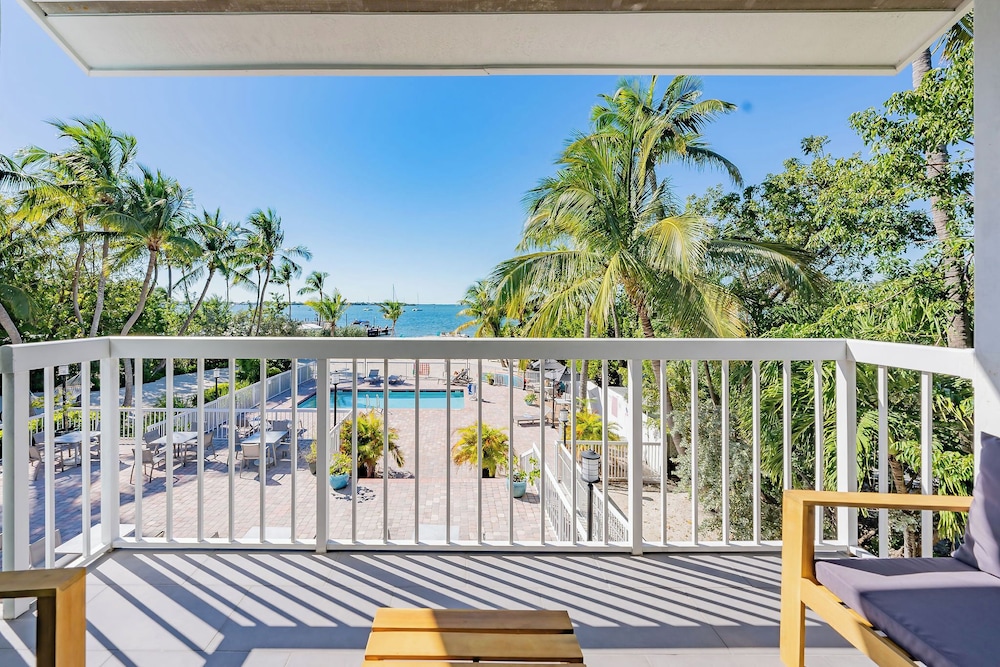 Bayside Inn Key Largo 8/66