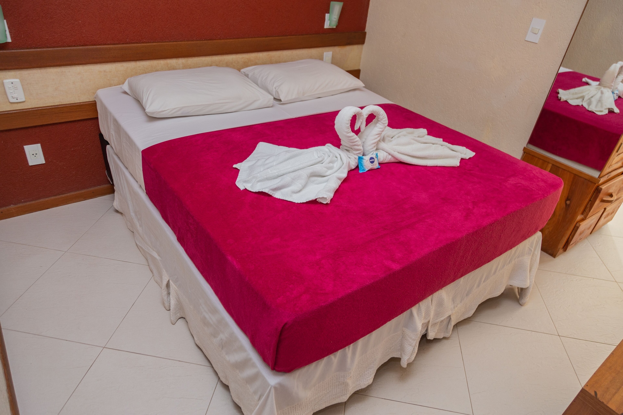 STANDARD, DOUBLE OR TWIN BED