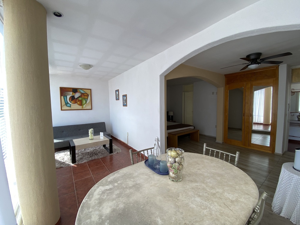 Hotel Casona de los Vitrales 23/50