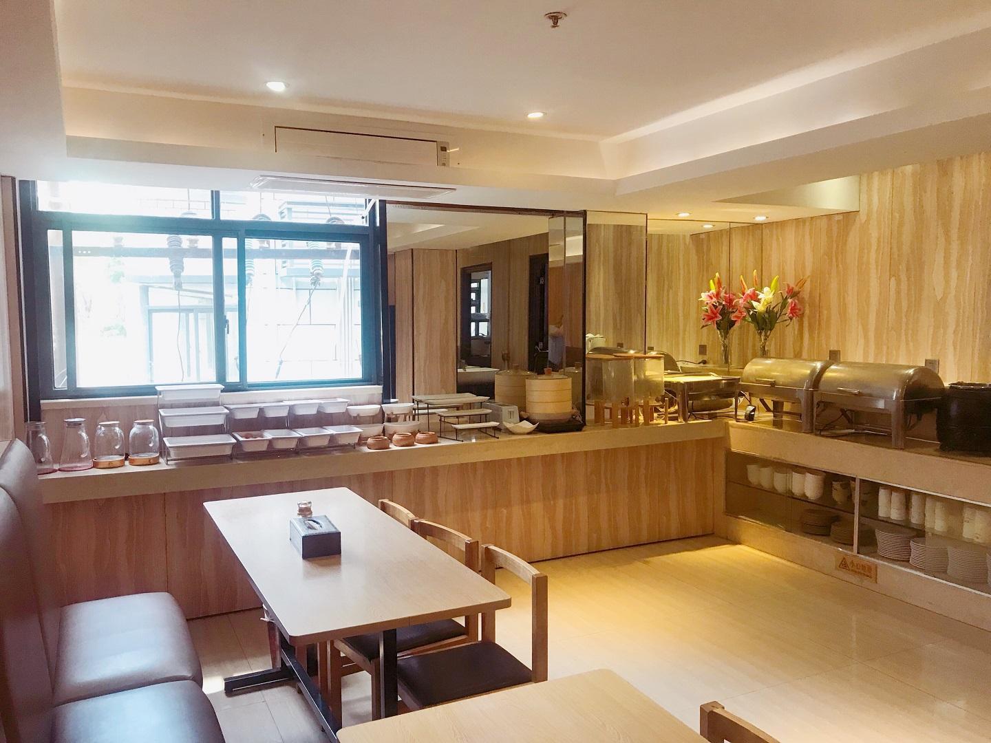 Hanting Hotel (Fuzhou Sanfang Qixiang Dongjiekou Metro Station) 22/28