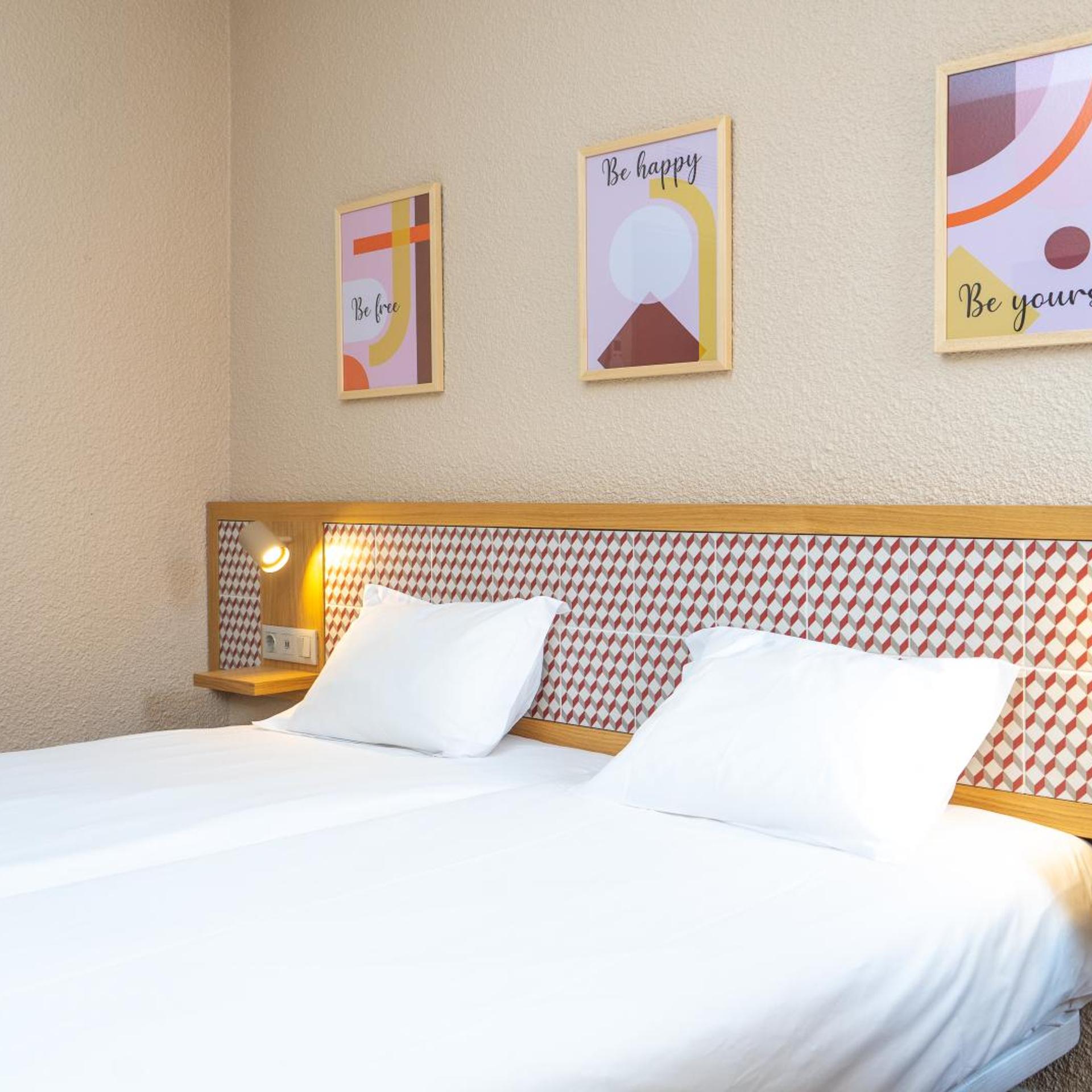 Room, Twin Beds