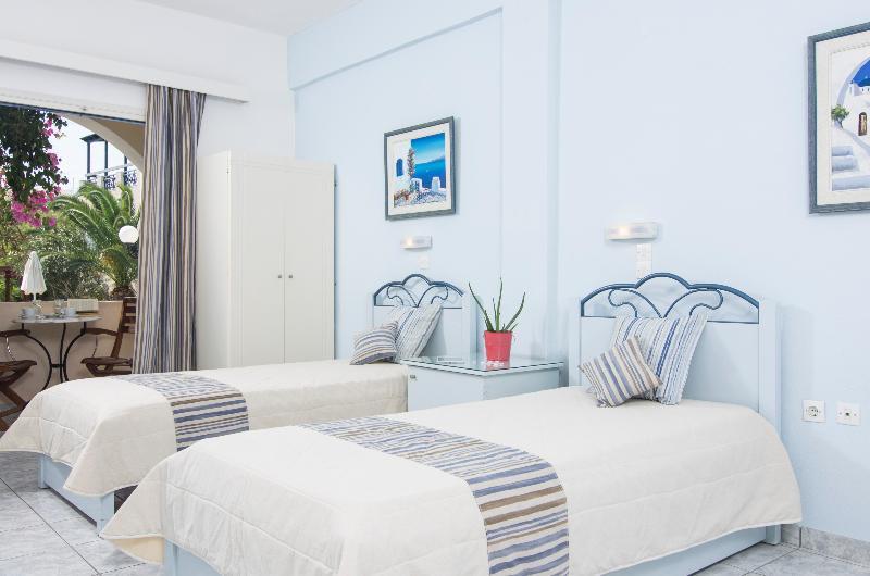 ROOM, DOUBLE OR TWIN BED