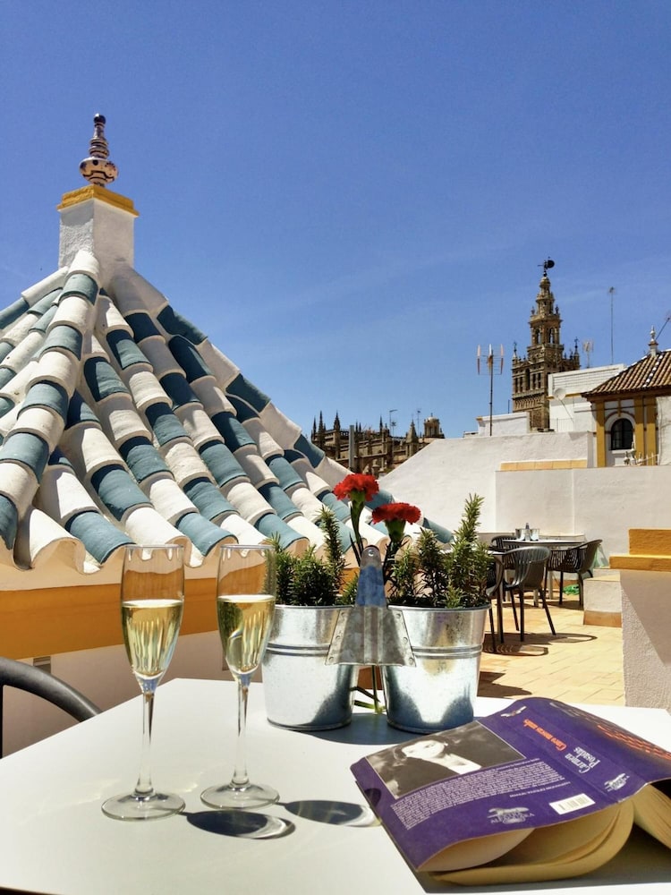 Hotel Boutique Elvira Plaza 66/72