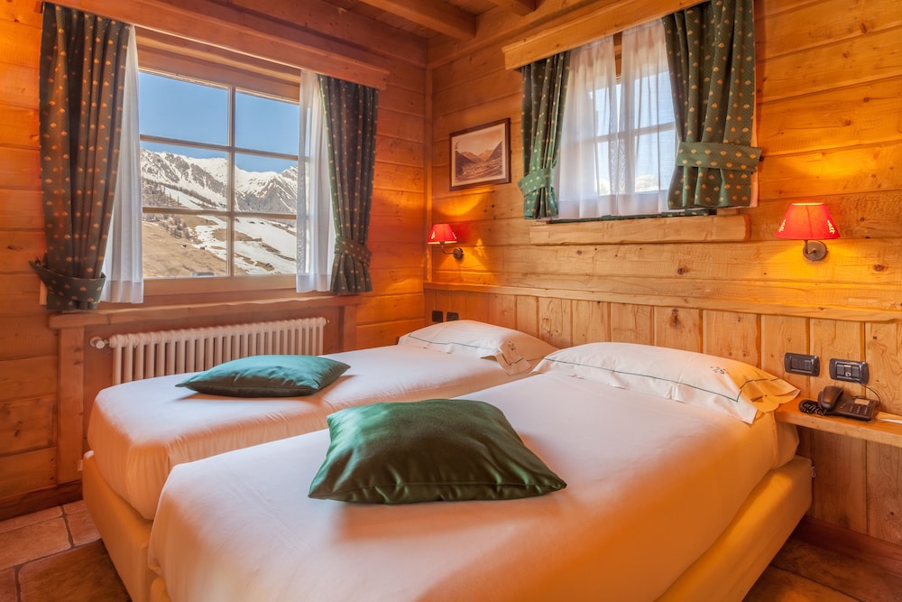 Park Chalet Village 12/50