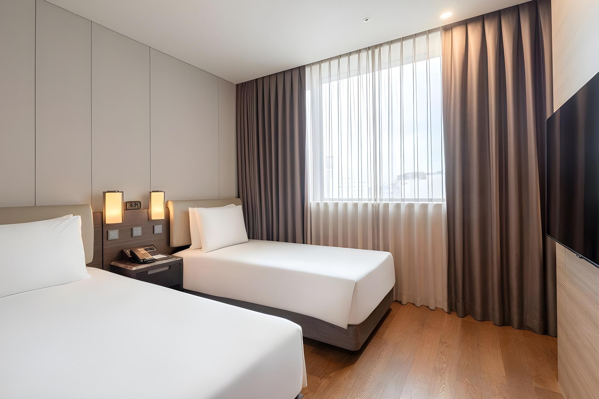 2 Bedrooms, Connecting, No Window