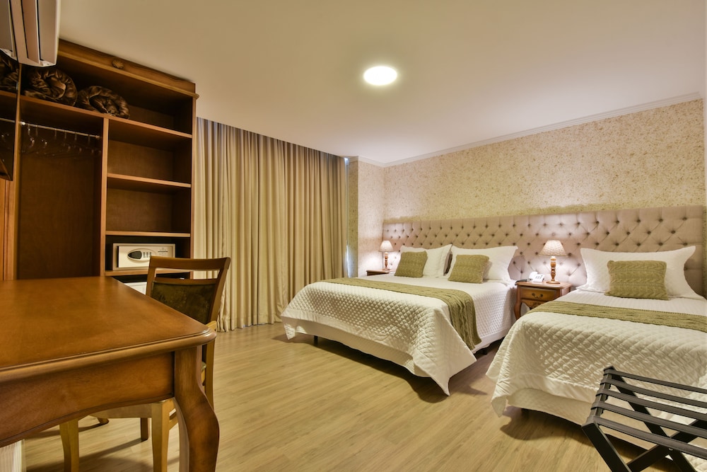 Micheline Hotel Tricot 38/71