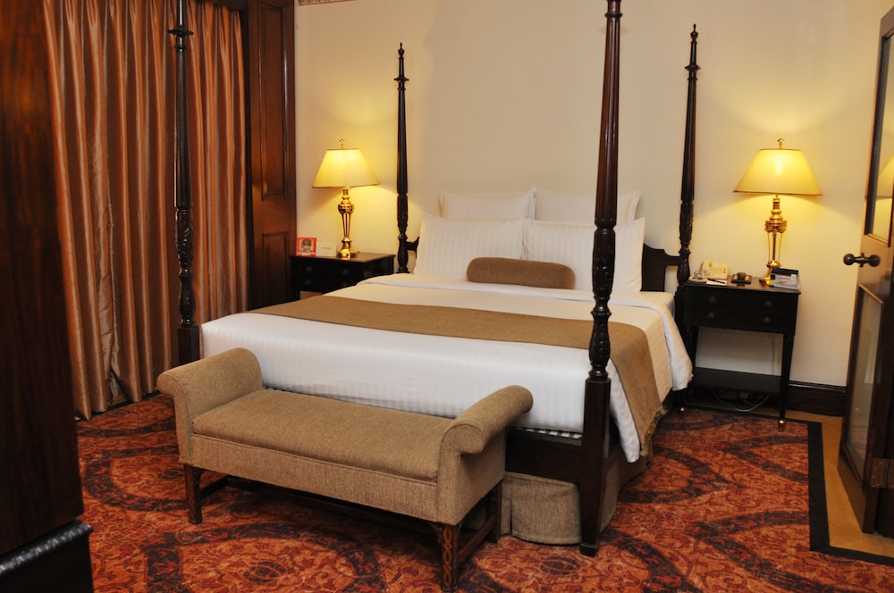 1 BEDROOM, DELUXE, SUITE, JETTED TUB, CORNER