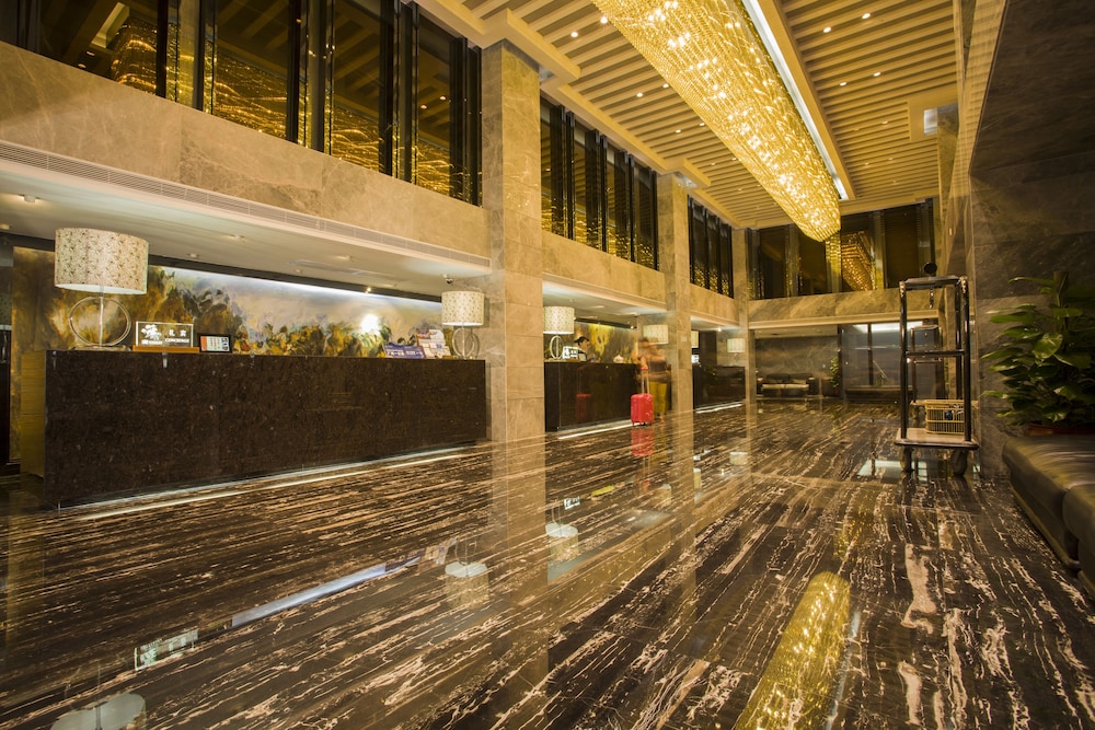 La Perle International Hotel 11/50