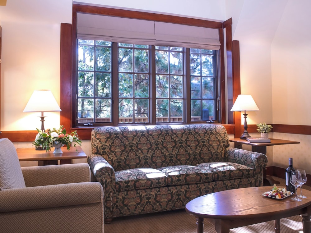 UCLA Lake Arrowhead Lodge 24/50