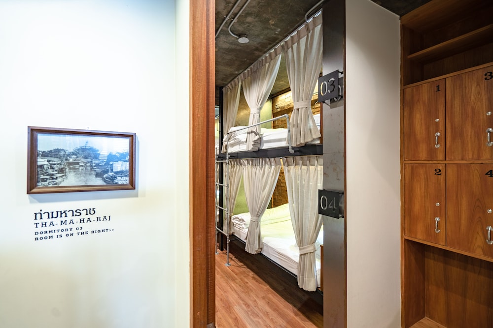 Siam Plug In Hostel 50/50