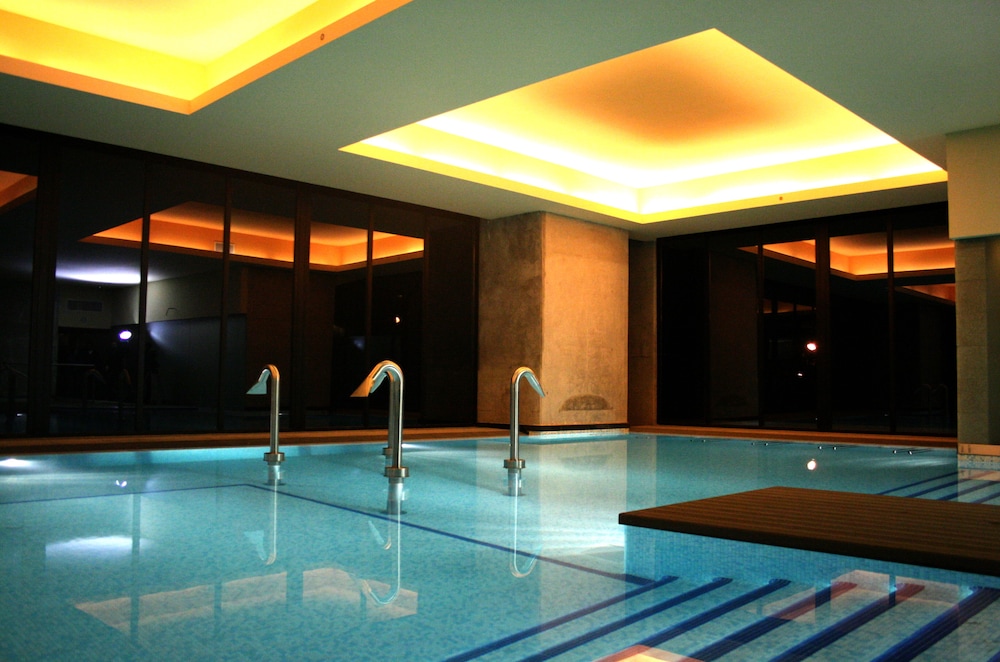 swimming pool spa