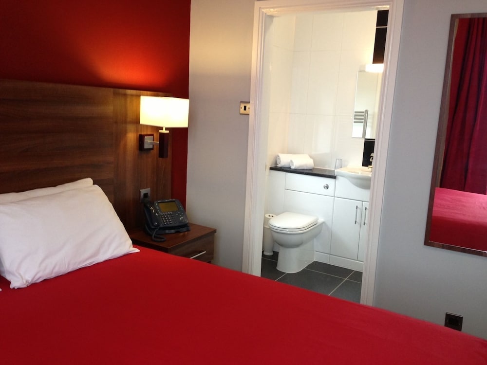 Ely House Hotel 13/40
