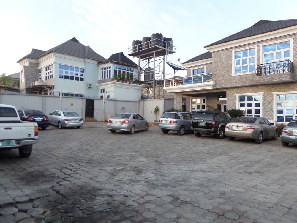 Alheri Suites 16/20