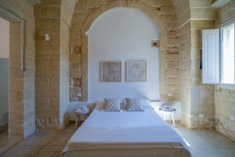 Li Perrini Boutique B&B 17/50